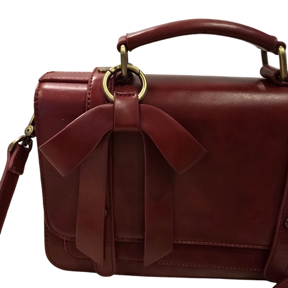Ecosusi Vegan Leather handbag with shoulder strap and detachable bow detail Red - Picture 3 of 7